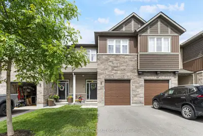 Att/Row/Townhouse in Carleton Place