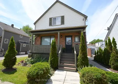 Detached in Port Colborne