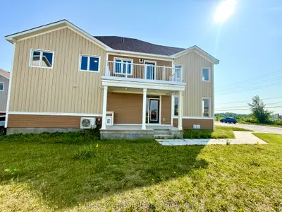 Att/Row/Townhouse in Stittsville - Munster - Richmond