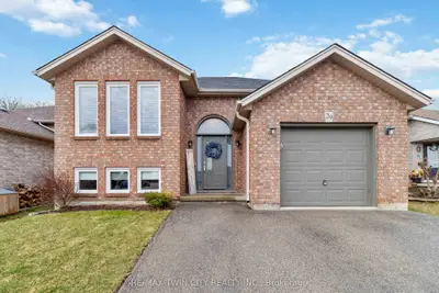 Detached in Brantford