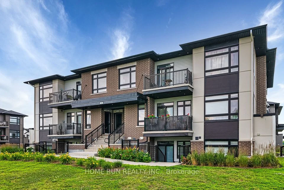 300 Tulum Crescent F, Kanata, ON K2S 2Y4