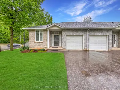 Condo Townhouse in Brantford
