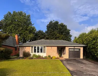 Detached in Cyrville - Carson Grove - Pineview