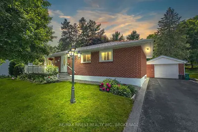 Detached in Kingston