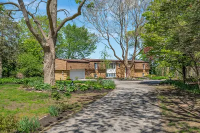 Detached in Prince Edward County