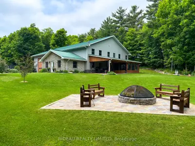 Detached in South Frontenac