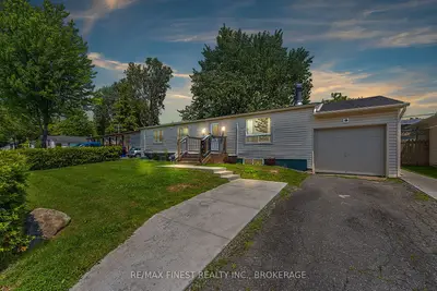 Duplex in Loyalist