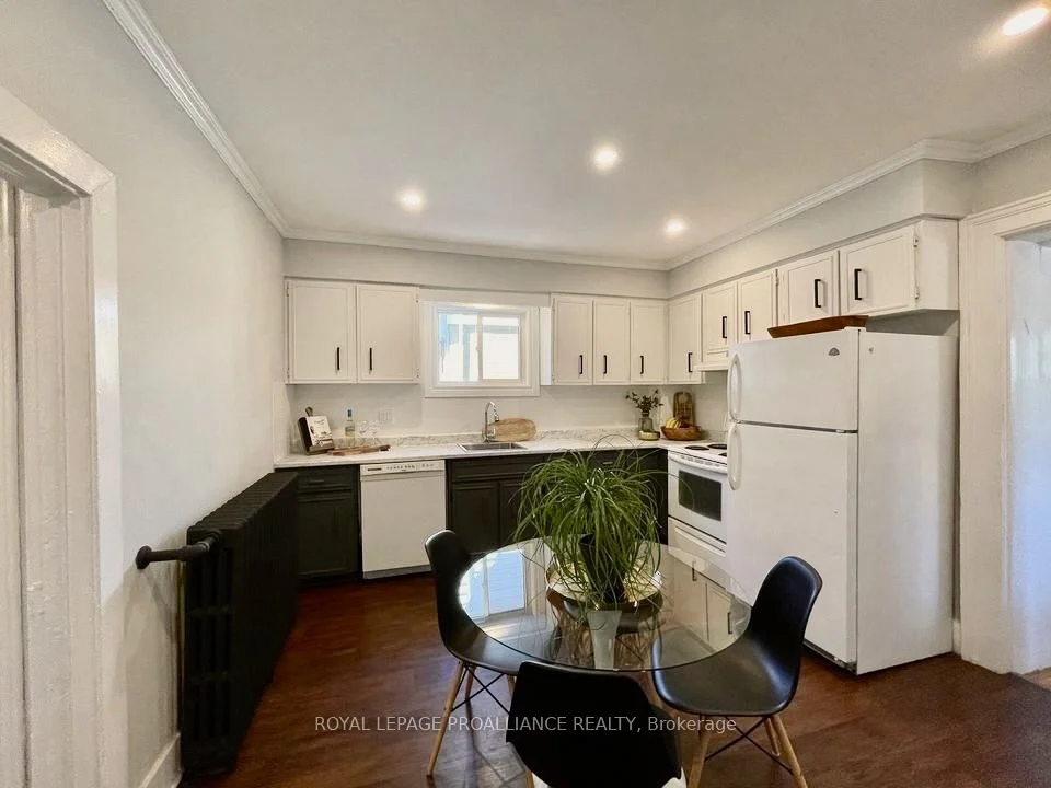 34 Dunbar Street, Belleville, ON K8P 3R5