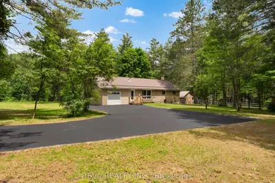 Detached in Hastings Highlands