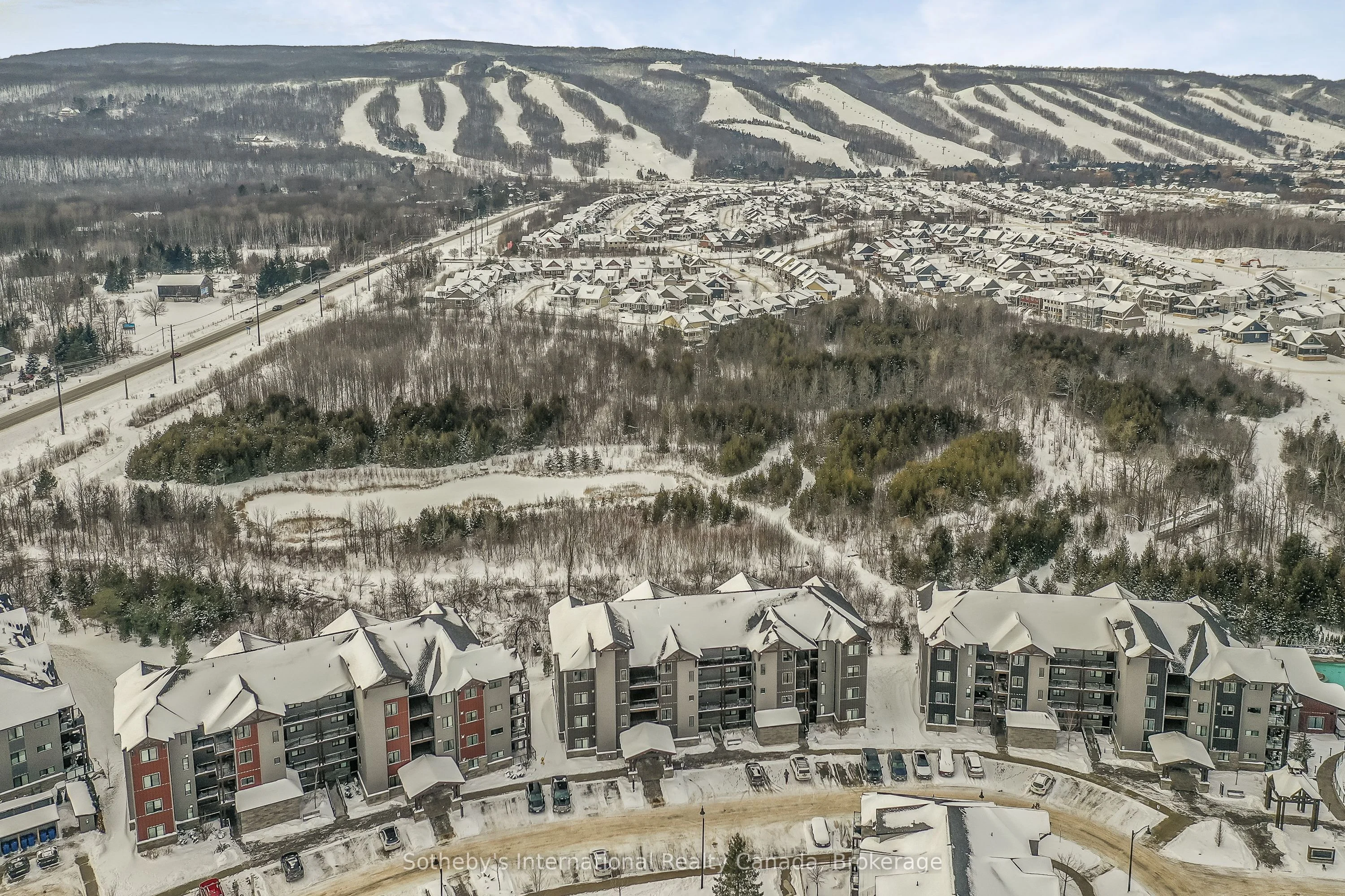 10 BEAUSOLEIL Lane 207, Blue Mountains, ON L9Y 0R4