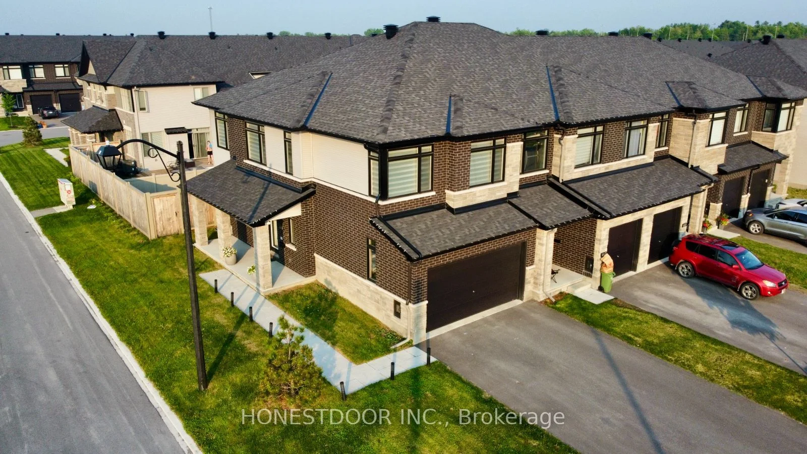 Att/Row/Townhouse in Orleans - Convent Glen and Area