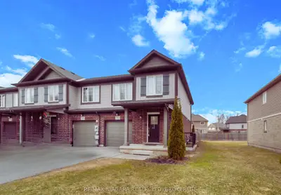 Att/Row/Townhouse in Niagara Falls