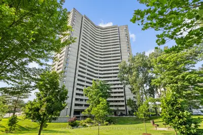 Condo Apartment in Woodroffe