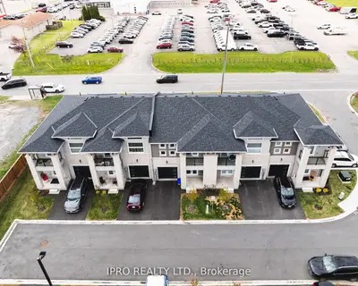 Att/Row/Townhouse in Welland