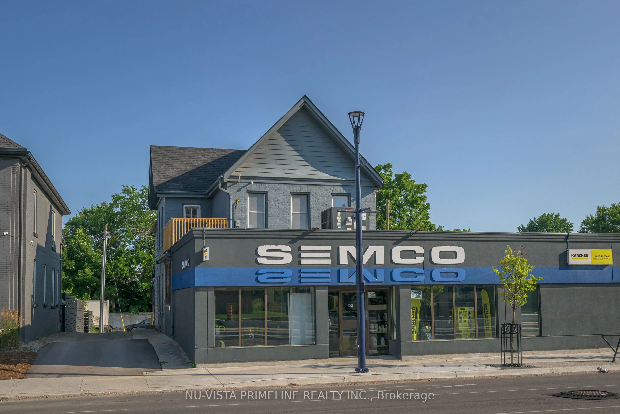 900 Dundas Street, London East, ON N5W 3A1