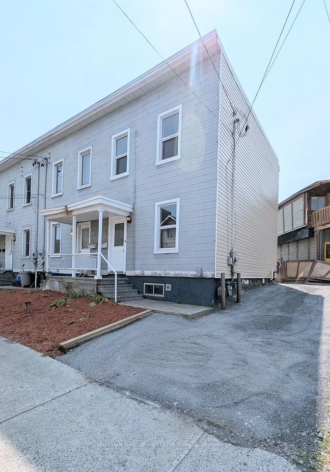 8 Robinson Avenue, Lower Town - Sandy Hill, ON K1N 8N9