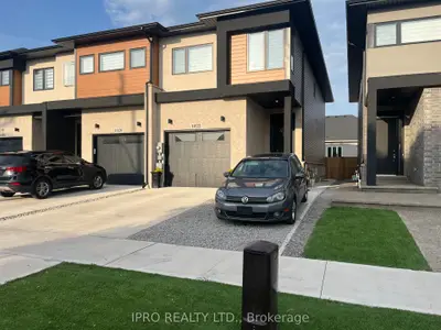 Att/Row/Townhouse in Welland