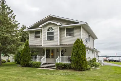 11438 C Loyalist Parkway N, Prince Edward County, On K0k 2t0