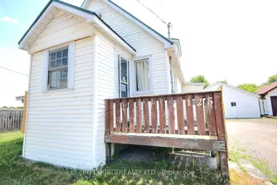 Detached in Belleville