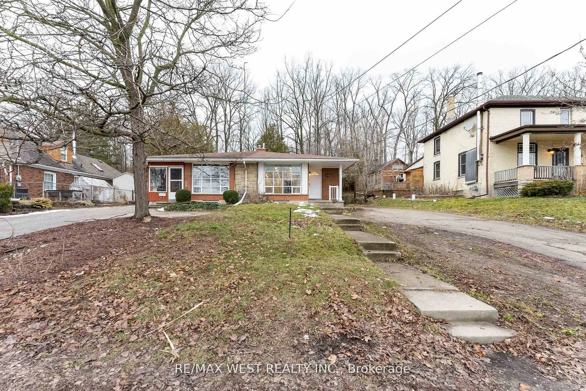 368 Fountain Street Upper, Cambridge, ON N3H 1J3
