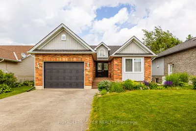 Detached in Shelburne