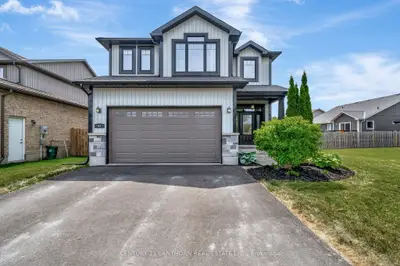 Detached in Belleville