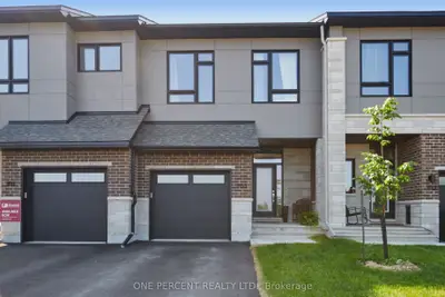 Att/Row/Townhouse in North Grenville