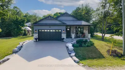 Detached in Bluewater