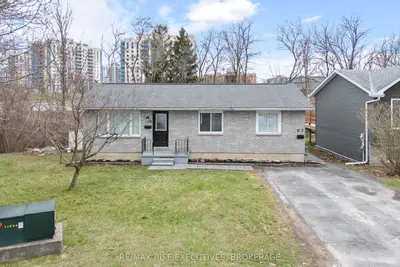 Duplex in Kingston