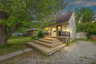 Detached in Greater Napanee