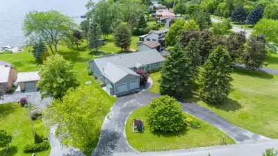 Detached in Prince Edward County