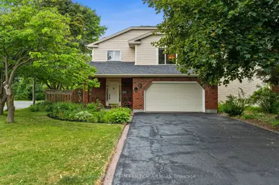 Detached in Hunt Club - South Keys and Area