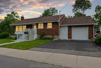 Detached in Kingston