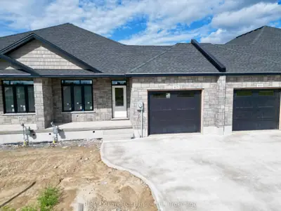 415 Ivings Drive, Saugeen Shores, On N0h 2c1