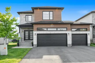 Detached in Russell