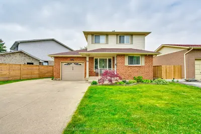 Detached in Thorold