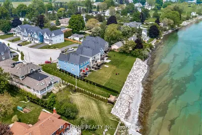 Detached in Prince Edward County