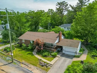 Detached in Parry Sound