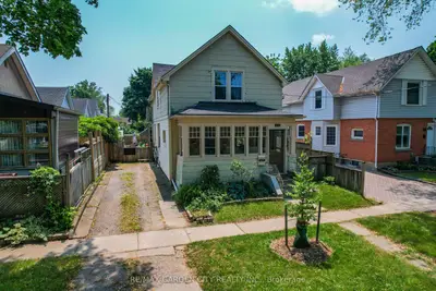 Triplex in St. Catharines