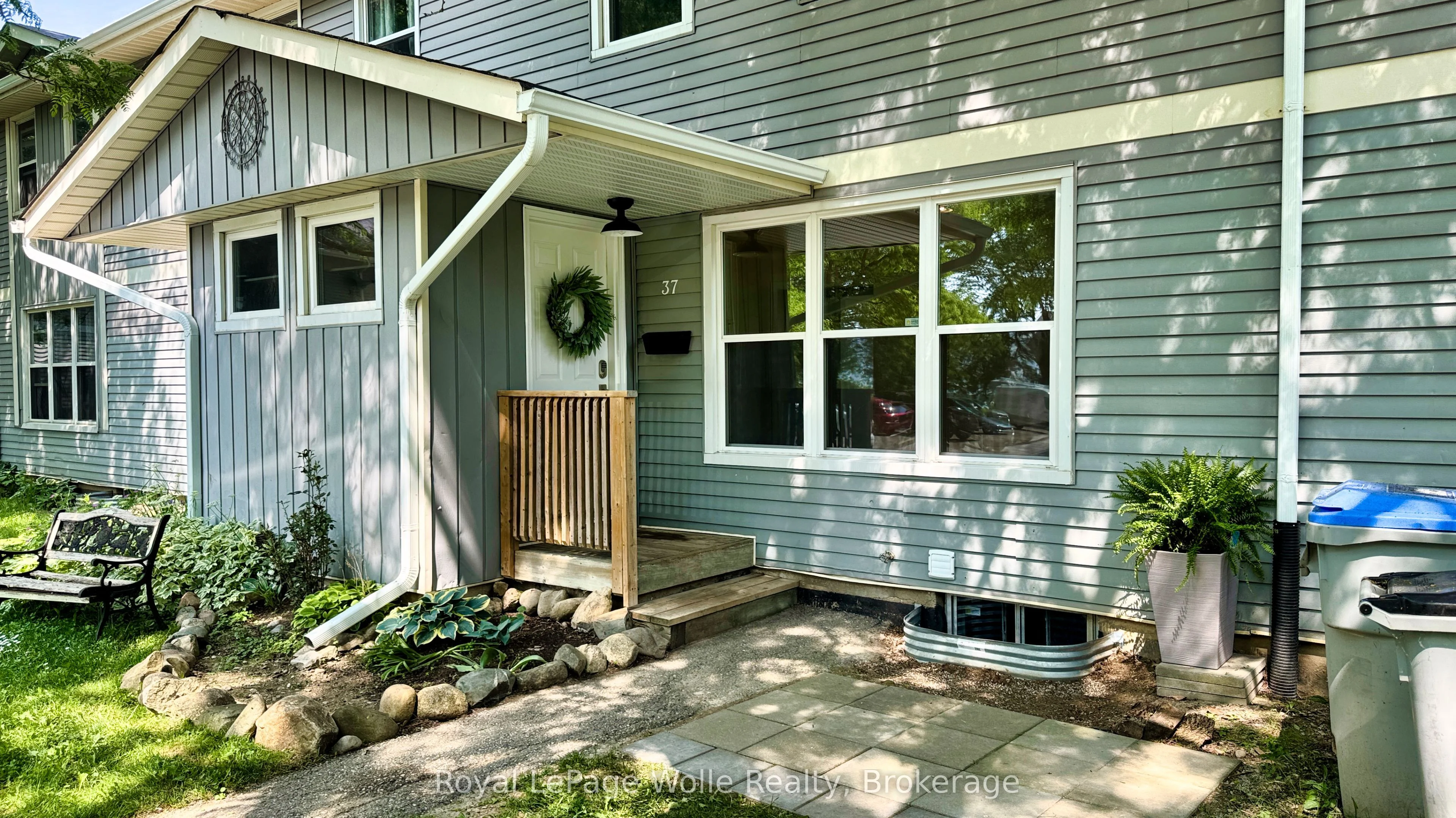 37 St. Charles Place, Huron East, ON N0M 1L0