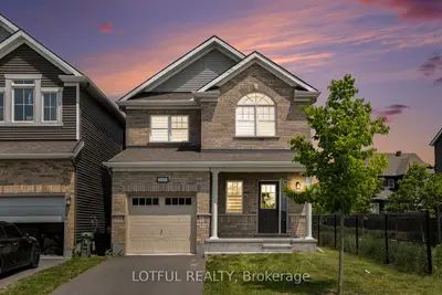 Detached in Barrhaven
