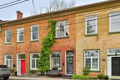 Att/Row/Townhouse in Hamilton