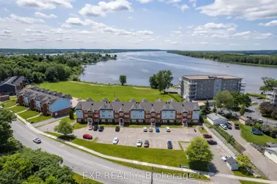 Condo Apartment in Clarence-Rockland