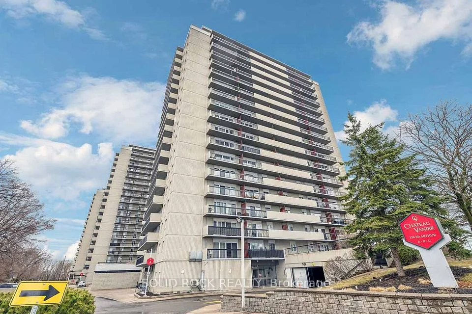 158A MCARTHUR Avenue 201, Vanier and Kingsview Park, ON K1L 8E7