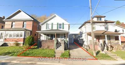 Detached in Niagara Falls