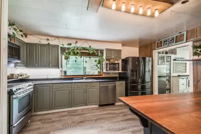 Detached in Bracebridge