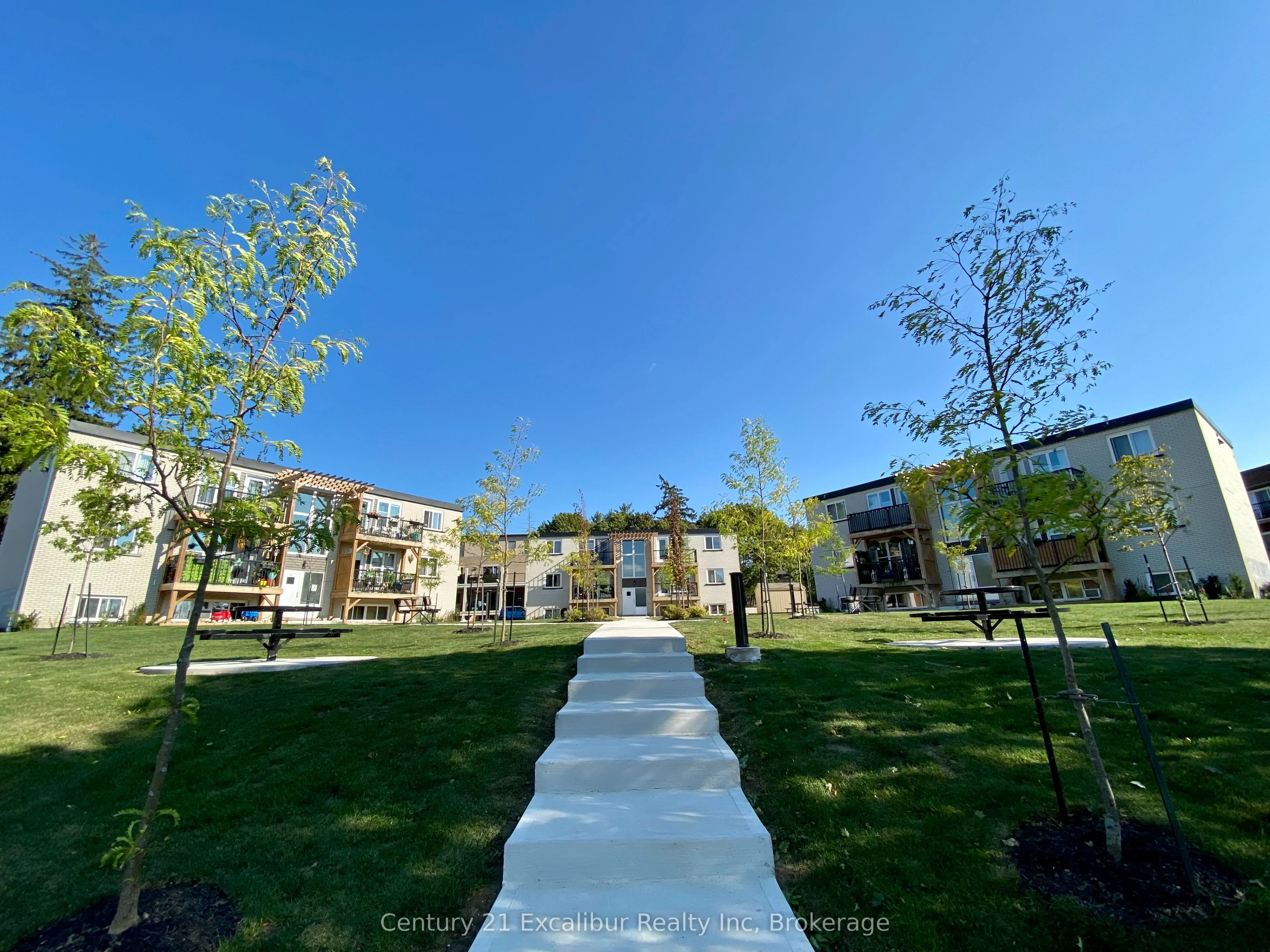 360 Queen Street E 1, Centre Wellington, ON N1M 1T4