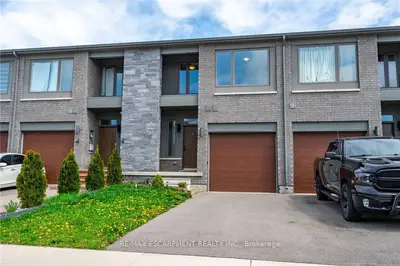Att/Row/Townhouse in Hamilton