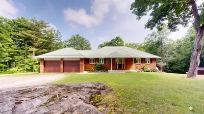 Detached in Front of Yonge