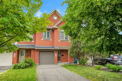 Att/Row/Townhouse in Orleans - Cumberland and Area